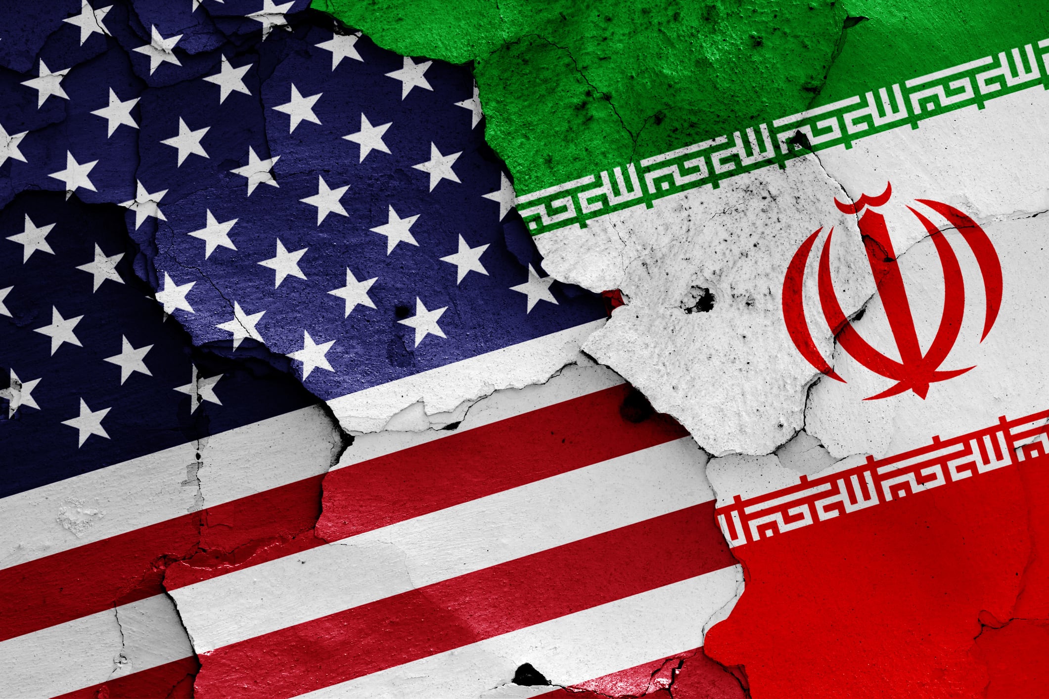Banderas de Estados Unidos e Irán. Foto: Getty Images