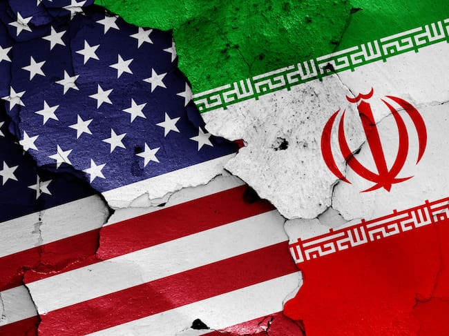 Banderas de Estados Unidos e Irán. Foto: Getty Images
