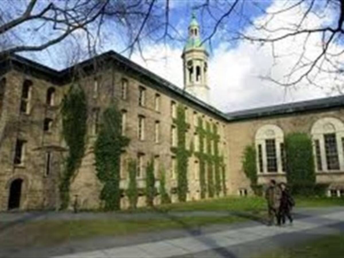 Resumen 11:00 am: Evacúan Universidad de Princeton por amenaza de bomba