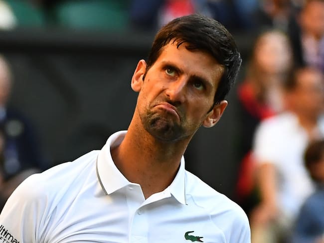 Novak Djokovic avanza sin problemas en Wimbledon
