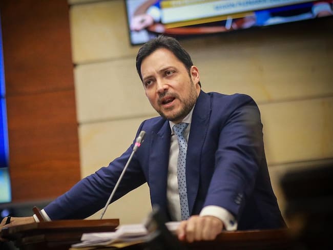 “El presidente se ve incapaz de gobernar”: senador Motoa a dura carta de Leyva a Petro