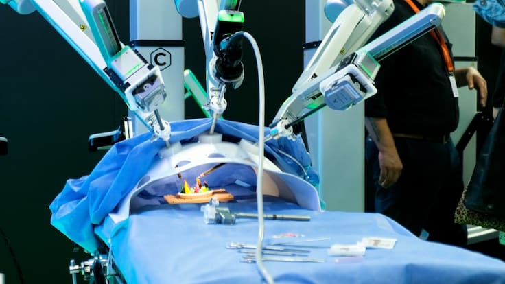 Víctor Raúl Castillo, presidente de la FCV habla de robots que operan