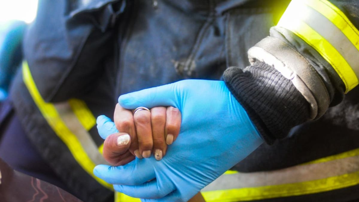 Socorristas trabajan para rescatar mineros que llevan dos semanas atrapados