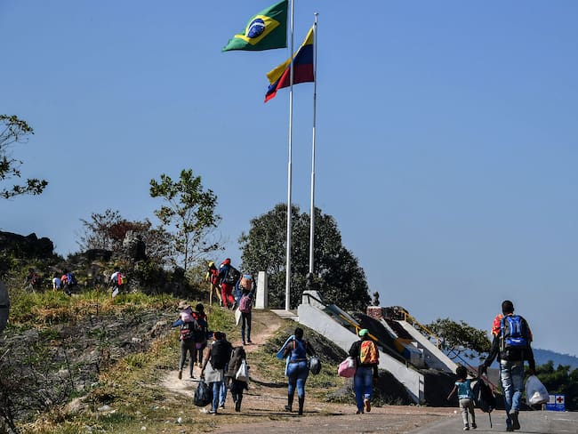 Paso fronterizo entre Venezuela y Brasil. 
(Foto: NELSON ALMEIDA/AFP via Getty Images)