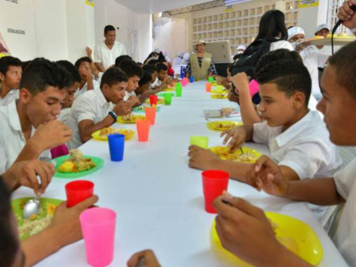 Una de las cinco personas entre las que se reparten los contratos del PAE en Colombia operó en Quindío