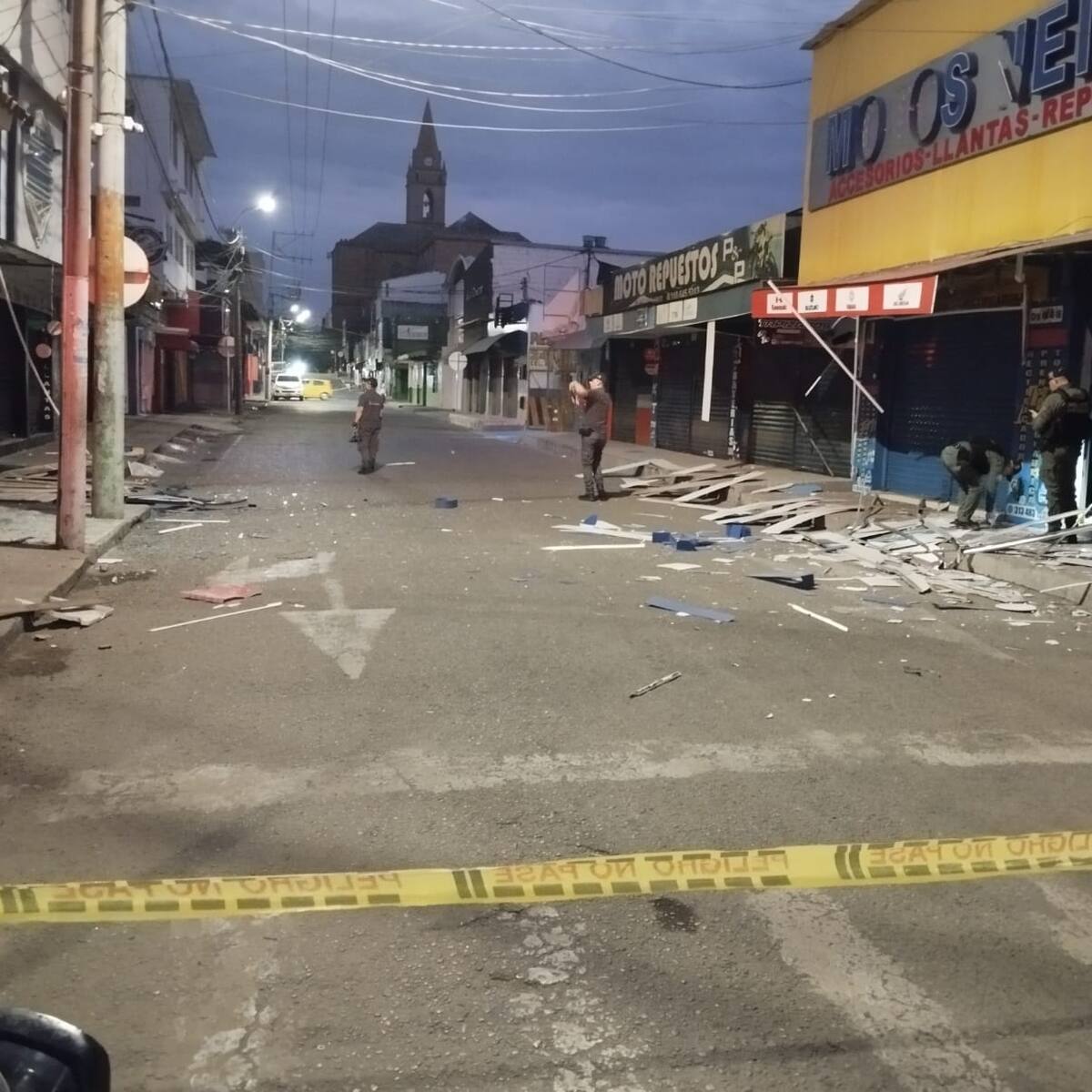 Vuelven extorsiones a comerciantes, lanzaron artefacto contra local de motos en Neiva
