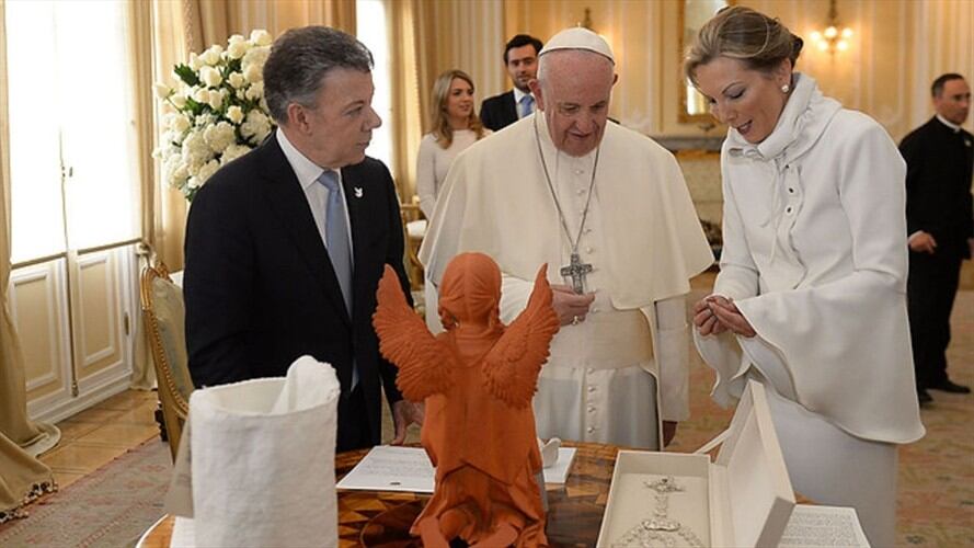 ¿Qué escribió el papa Francisco en el libro de visitas de la Presidencia?. Foto: Colprensa