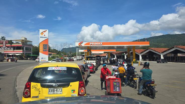 Santander: por bloqueos viales escasea el combustible en varios municipios