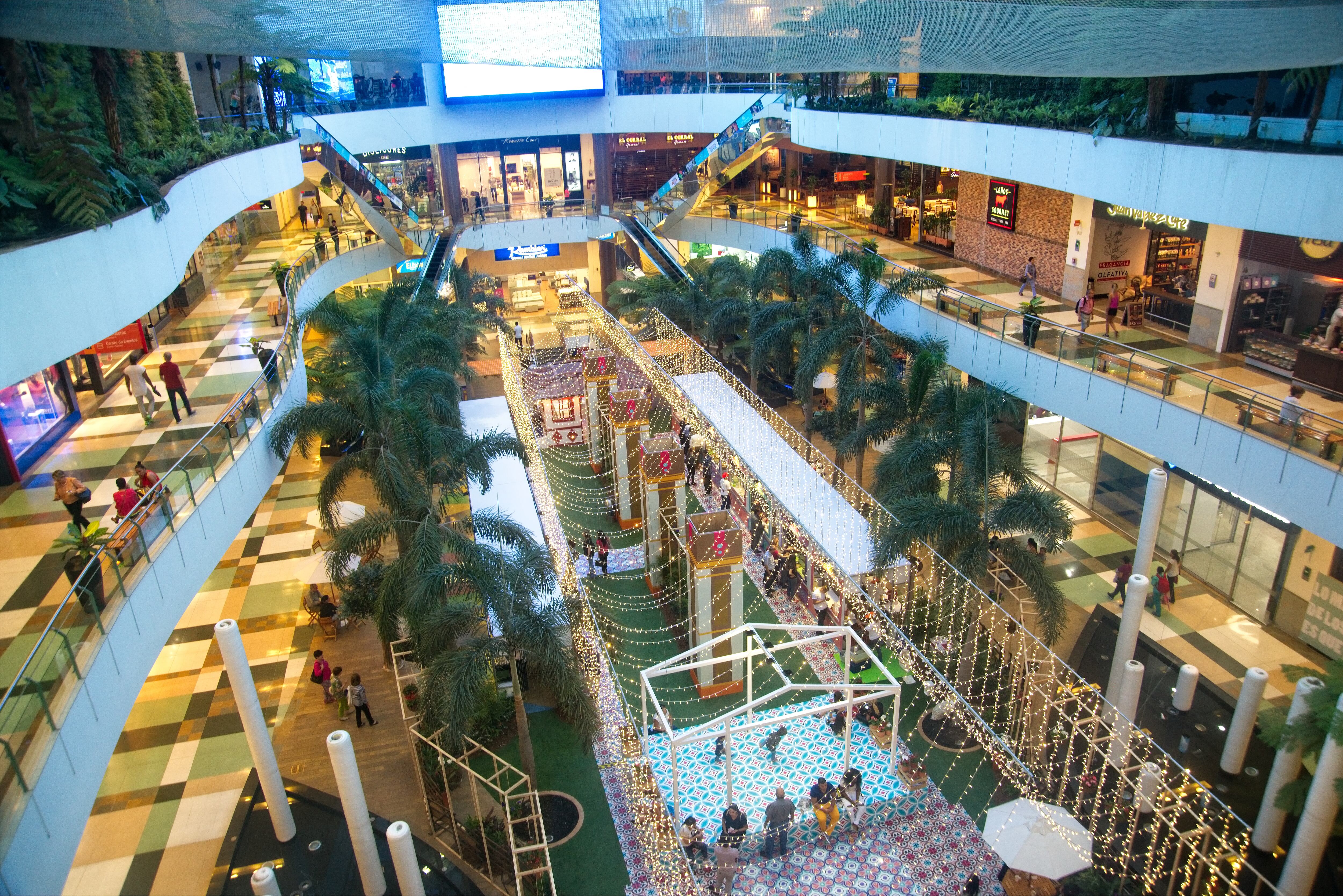 Imagen de referencia, centro comercial en Medellín (Getty Images).