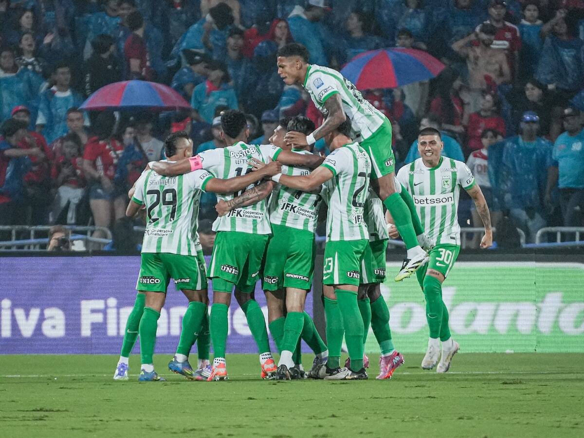 El DT que pospuso su negociación con Atlético Nacional