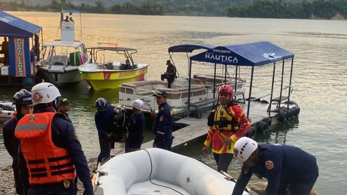 Carlos Daniel Duarte, rescatista cuerpo de Bomberos de Bucaramanga
