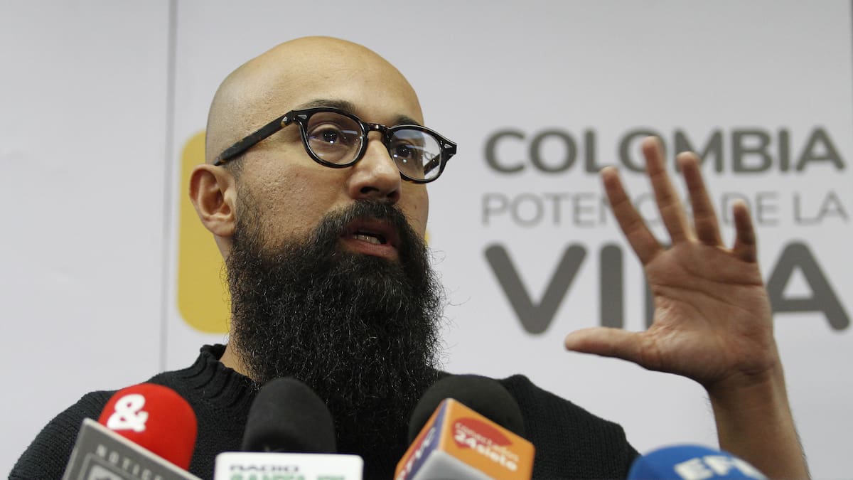 “El presidente trina como si fuera un político más”: Carlos Carrillo critica el tono de Gustavo Petro