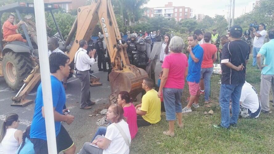 Habitantes de Valle del Lili protestan por inicio de construcción de terminal del MIO. Foto: Steven Aristizabal, vocero de la comunidad
