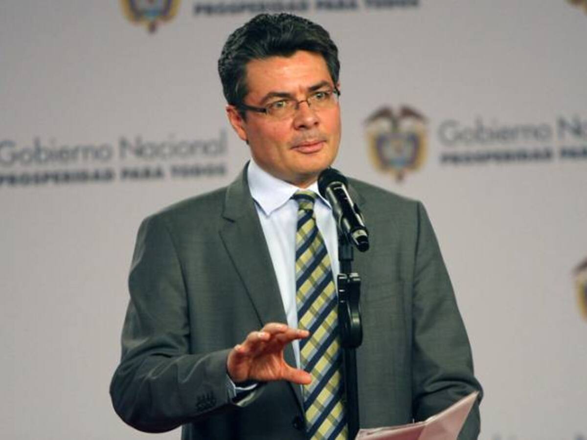 MinSalud reconoce presiones políticas en favor de Guillermo Grosso