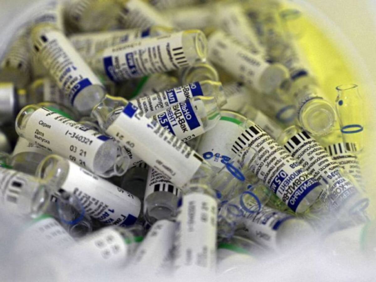 Gobierno espera vacunar a 8 millones de personas en mayo