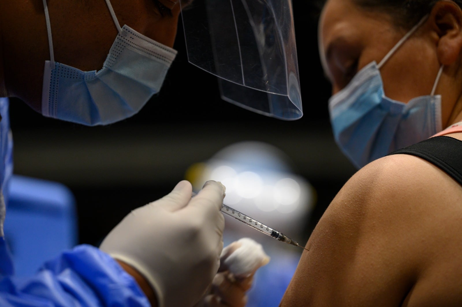 Bogotá prioriza la vacunación contra el sarampión para viajeros en El Dorado y las terminales