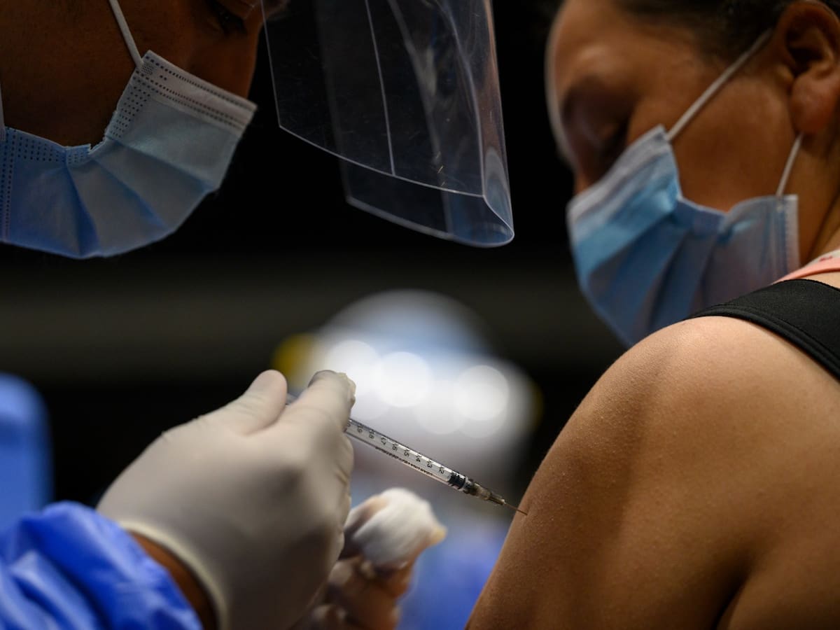 Vacunas contra el sarampión se están acabando en Bogotá: se prioriza inmunización de viajeros