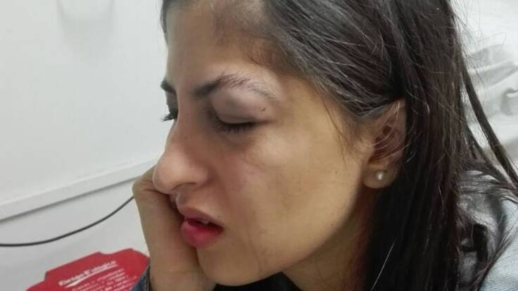 En Armenia hombre golpea una mujer al reclamar por tocarle la cola