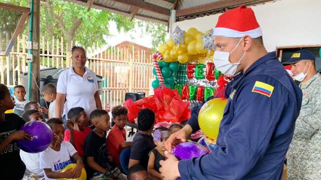 La institución y varias entidades de orden público y privado llevaron regalos a 4.000 niños de las comunidades vulnerables de la zona insular
