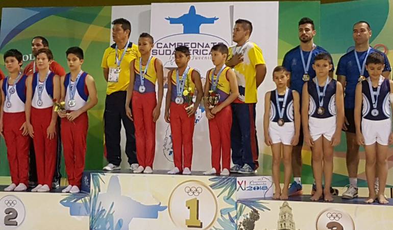 Momento de premiación del equipo colombiano en Bolivia.