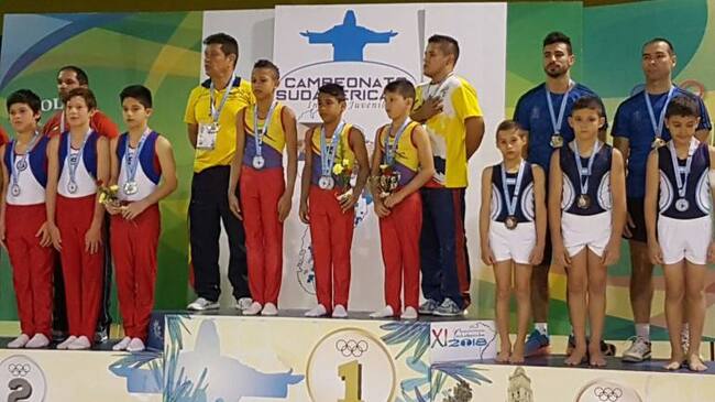 Momento de premiación del equipo colombiano en Bolivia.