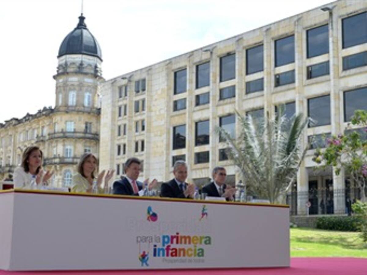 Estamos tal vez ante la última posibilidad de conseguir la paz: Santos