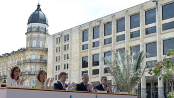 Estamos tal vez ante la última posibilidad de conseguir la paz: Santos