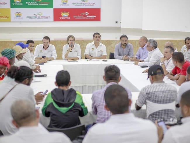 Mesa de diálogo con líderes de marcha campesina, en sede de Turbaco