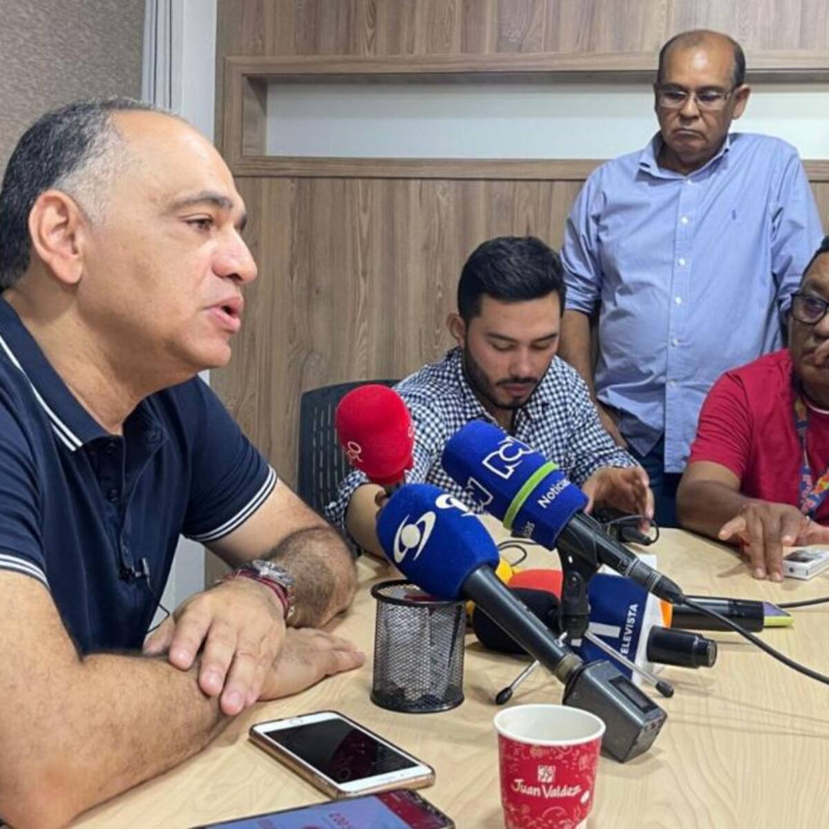 Alcalde Pinedo pone a disposición su Gobierno para con el MinVienda dar agua a Santa Marta