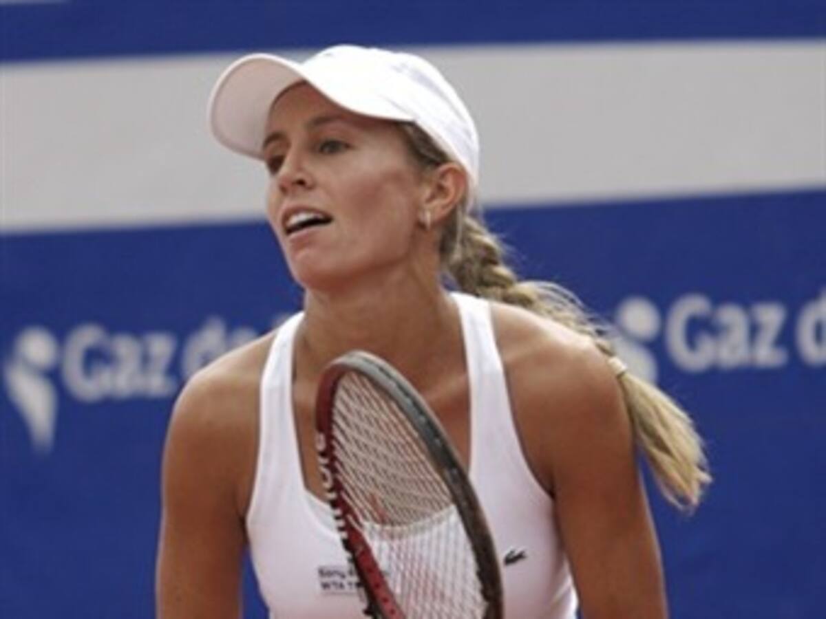 Gisela Dulko ratifica su favoritismo en la copa BBVA Colsánitas de tenis en Bogotá.