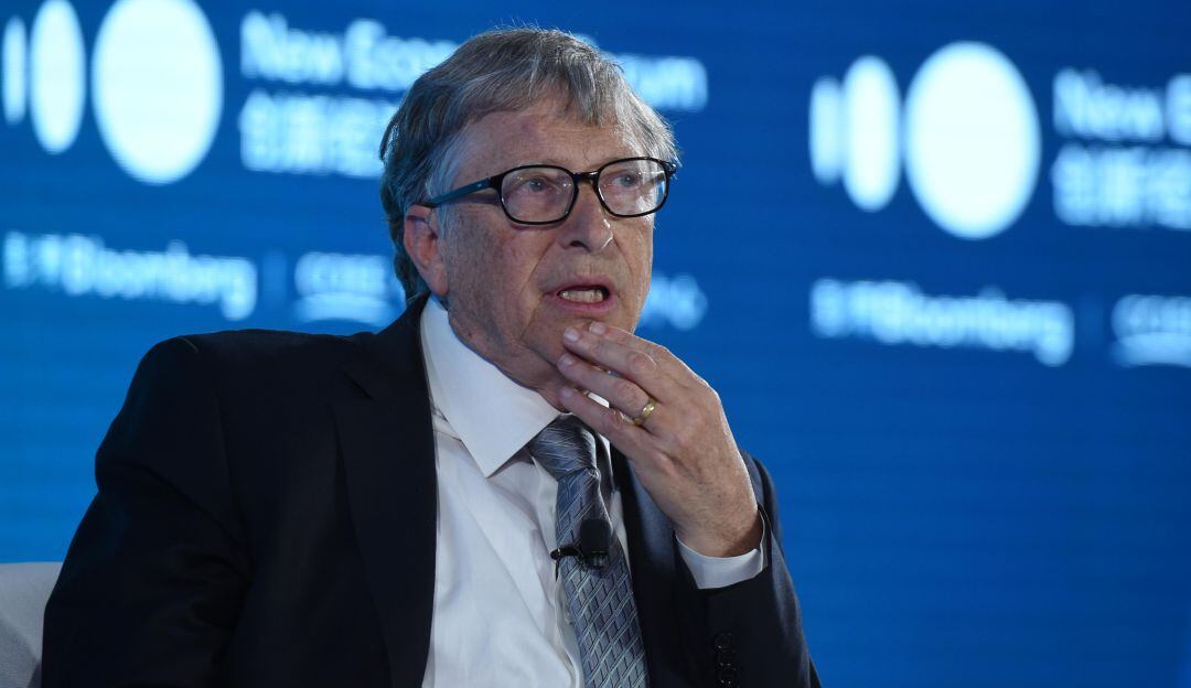 Pidió a los gobiernos distribuir las vacunas de manera justa para que ningún país se quede solo en la lucha contra la pandemia.