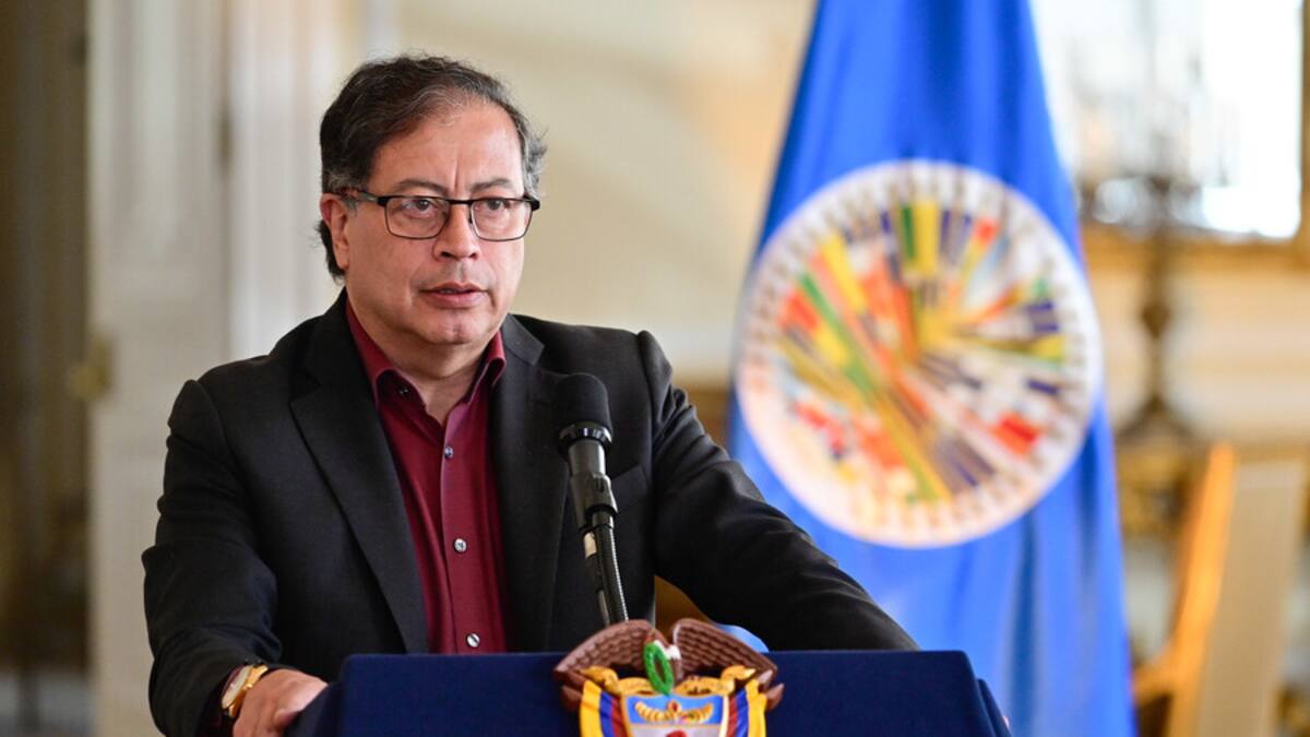 “No se puede inhabilitar candidatos la víspera de las elecciones”: Presidente Petro