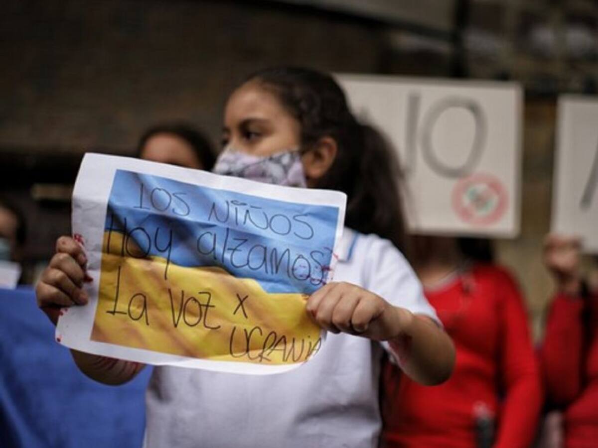 El caso de una niña en Ucrania que falleció deshidratada bajo las ruinas