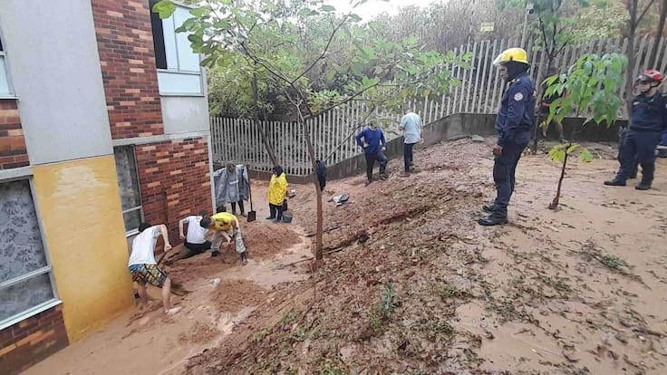 Por tala de árboles se habrían inundado 16 apartamentos en Girón