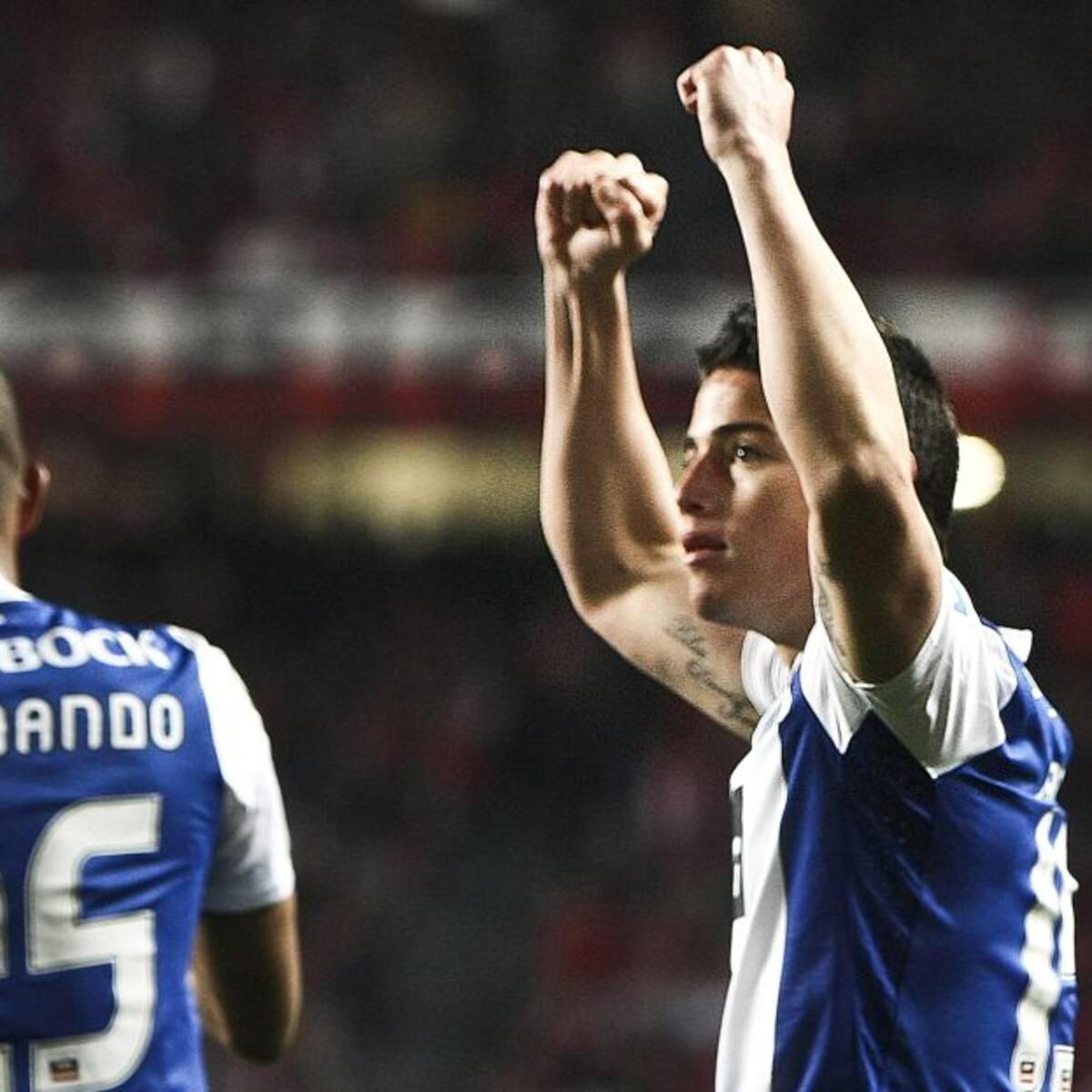 Con camiseta del Porto, James deja claro que no volverá a Portugal