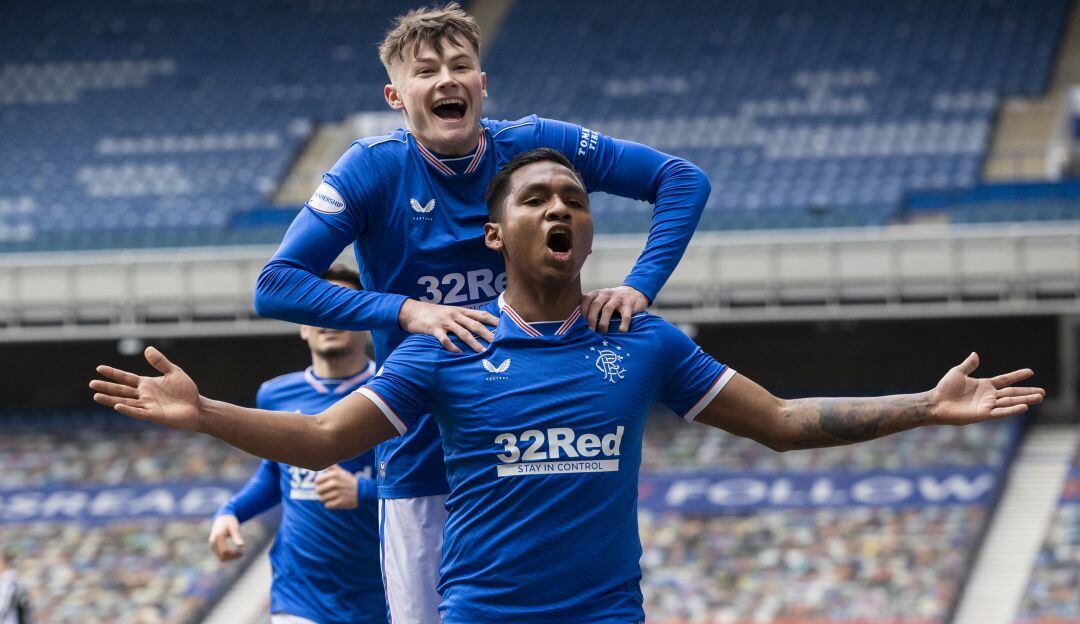 Alffedo Morelos celebra su gol número 15 en la temporada.