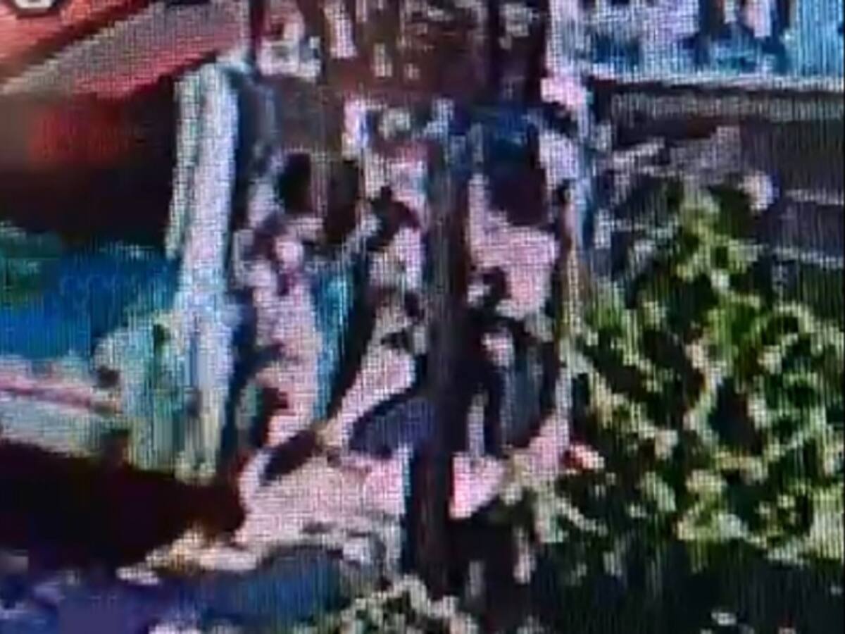 Mujer murió arrollada por un bus luego de que un sujeto le halara su bolso en Cartagena