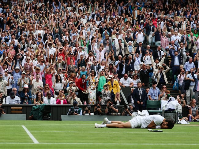 Carlos Alcaraz ganador de Wimbledon. (Photo by Adrian DENNIS / AFP) / RESTRICTED TO EDITORIAL USE (Photo by ADRIAN DENNIS/AFP via Getty Images)