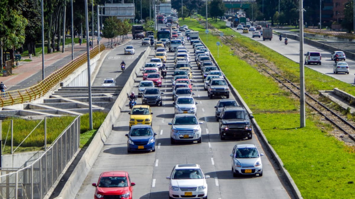 “Muchos lo hacen”: ciudadana sobre trampa para circular en Bogotá sin restricción