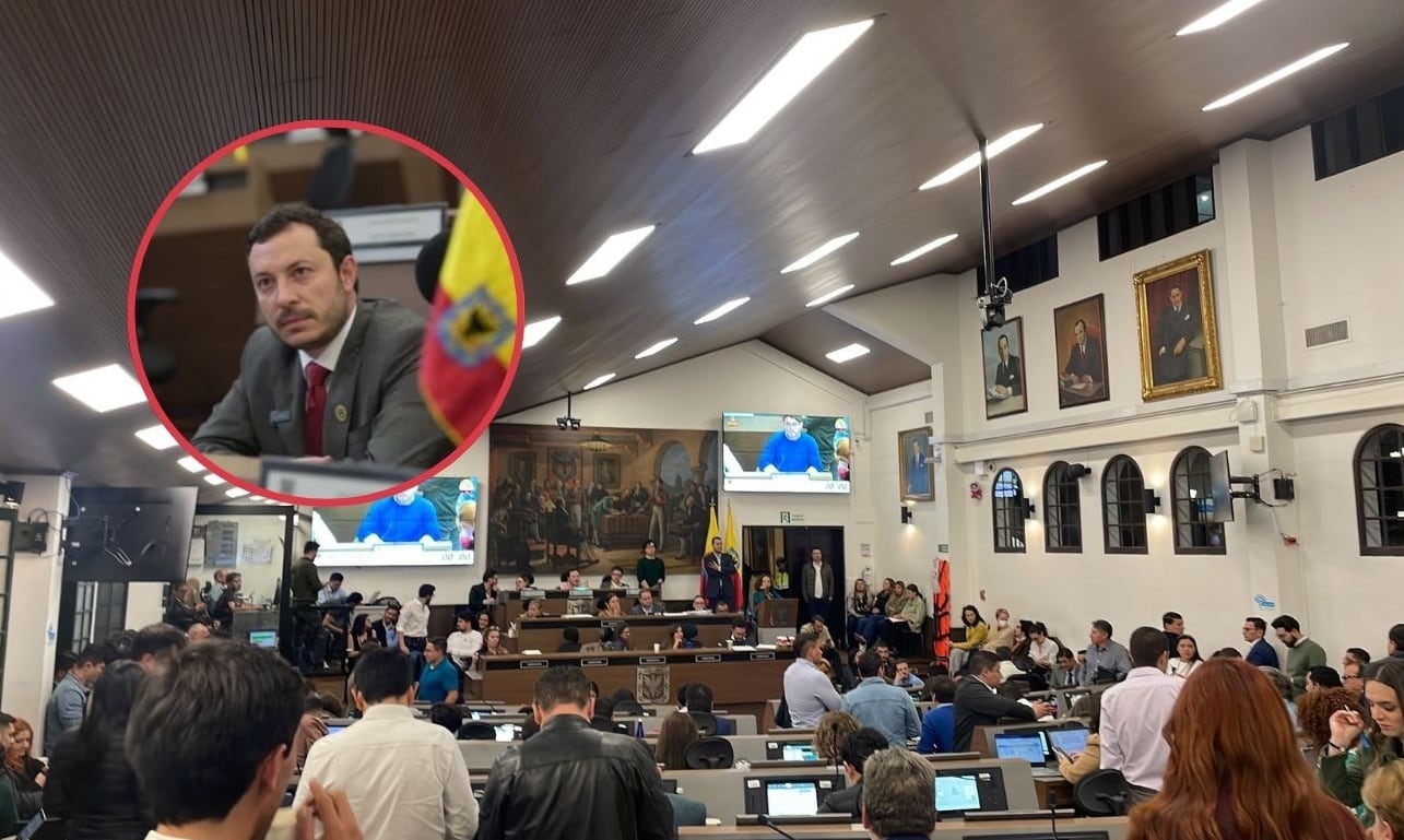 En la Foto: Juan Baena, Presidente del Concejo de Bogotá y parte de la bancada que tomó la decisión del homenaje.