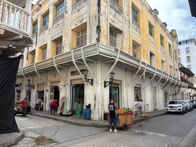 Edificio "El Centavo Menos", Centro Histórico. // Caracol Radio
