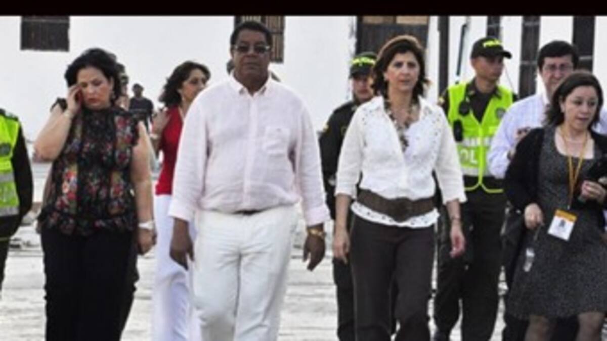 Invitación de Cuba depende de consultas con los demás países: Canciller