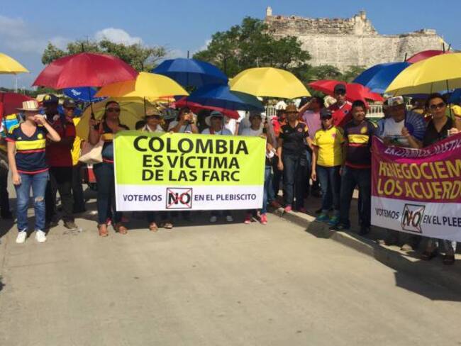 [Fotos] Simpatizantes del No realizan protestas en Cartagena