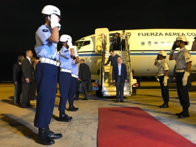 Presidente Santos llegó a Brasil para cumbre con Temer