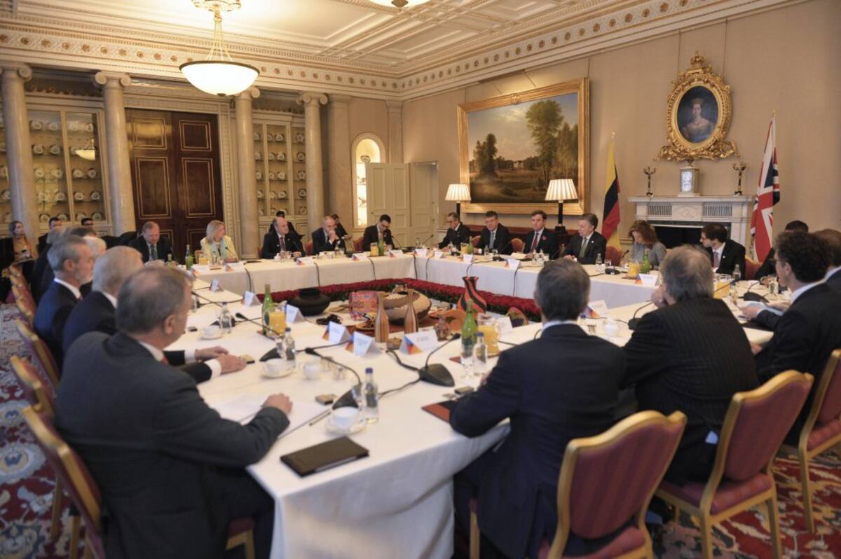 En su segundo día de Visita de Estado al Reino Unido, el Presidente Santos encabezó una reunión con más de quince líderes empresariales británicos y el Ministro de Estado para el Comercio Internacional, Greg Hands.