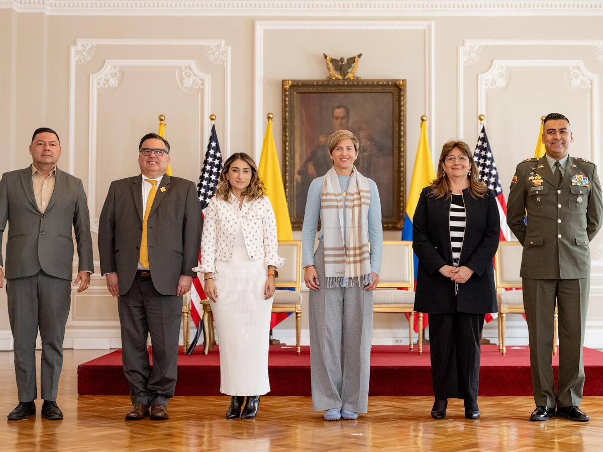 Colombia y EE. UU. firman alianza para fortalecer resocialización de mujeres en cárceles