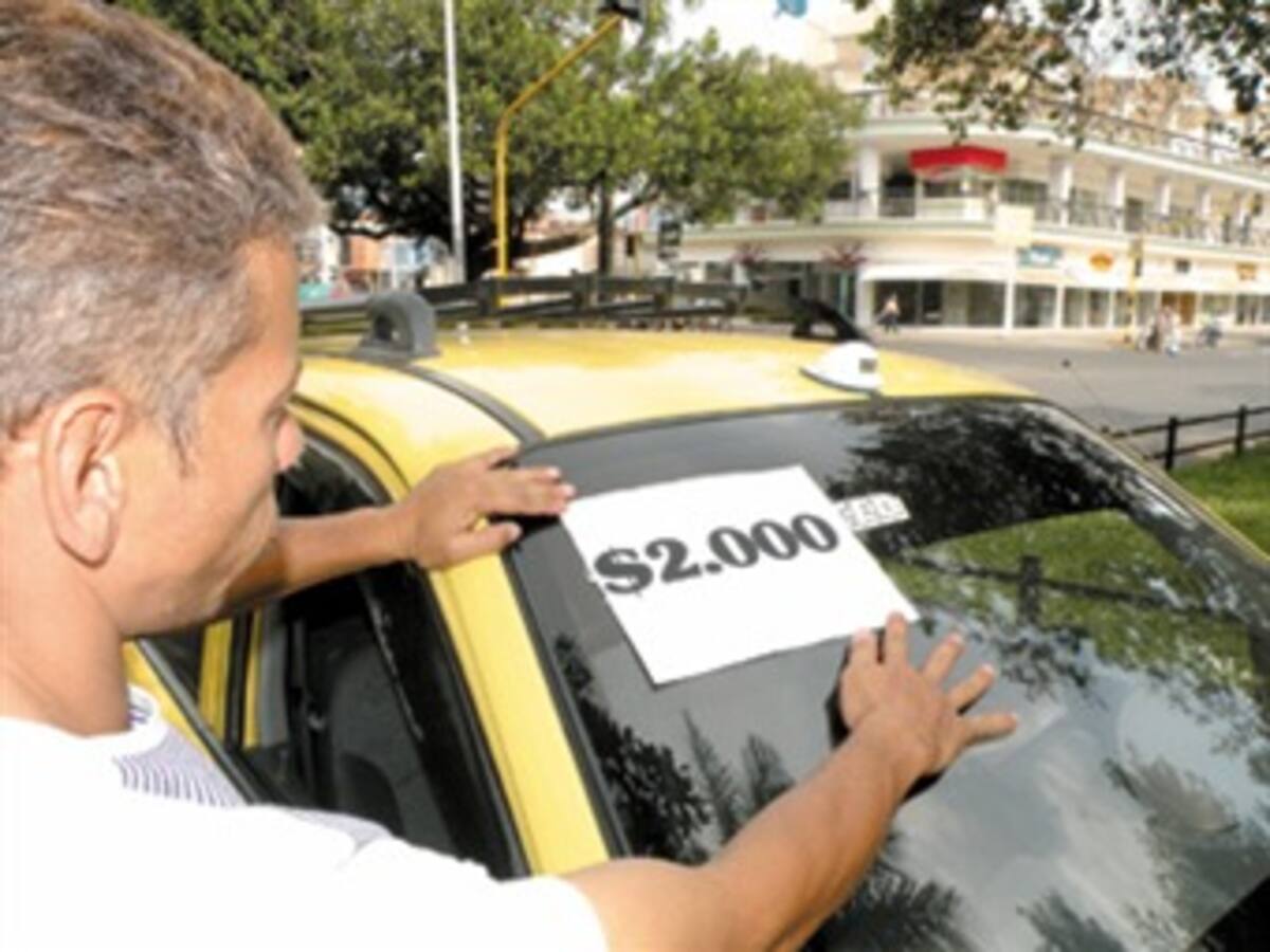Taxistas de Bogotá piden prima de 2 mil pesos