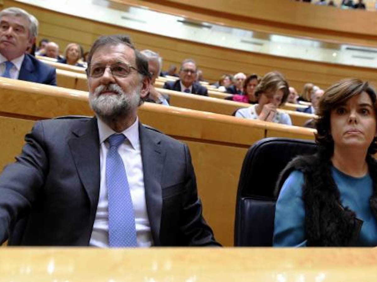 Rajoy delega en su vicepresidenta las funciones del presidente catalán