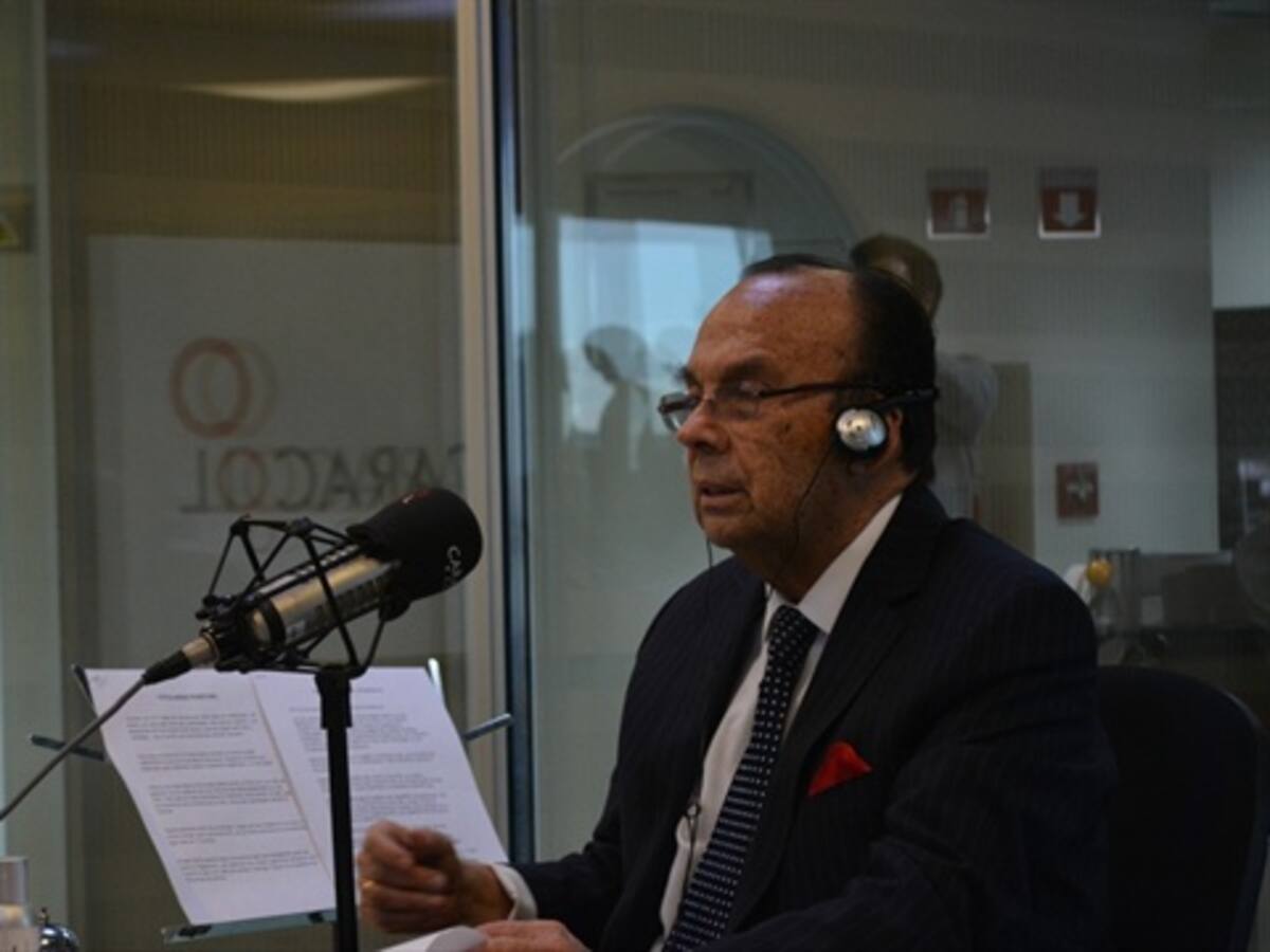 @PajaritoDeIvan le da consejos de Twitter a @eldoctorpelaez