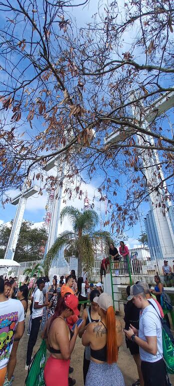 Este Viernes Santo, 20 mil  personas ascendieron al Cerro de las Tres Cruces.